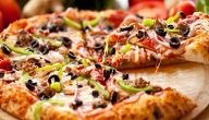 مكونات عجينة البيتزا