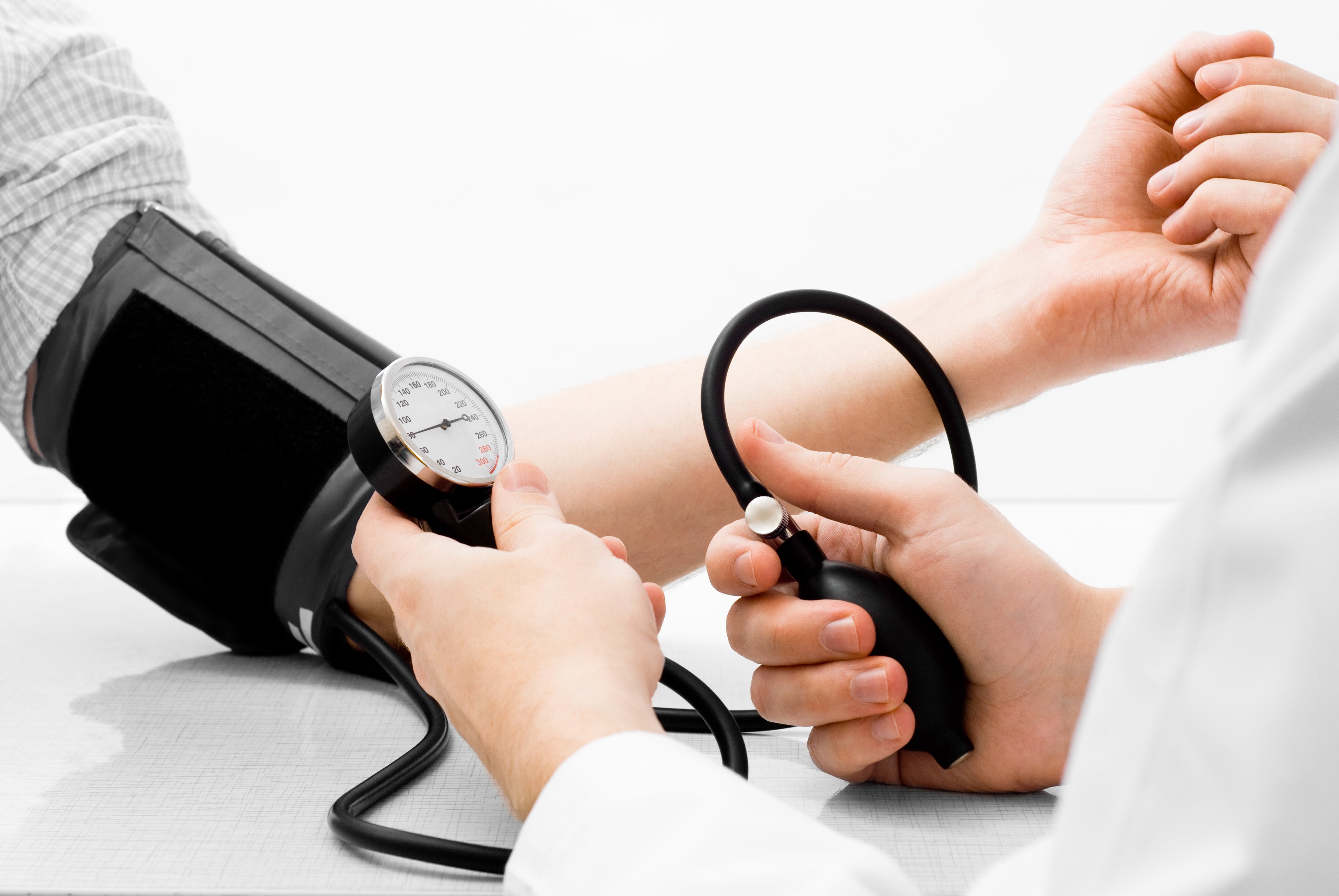 لماذا يرتفع ضغط الدم