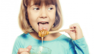 فوائد عسل مانوكا للاطفال
