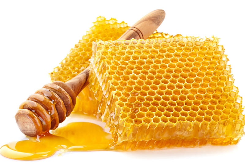 بيت شعر عن العسل والشمع