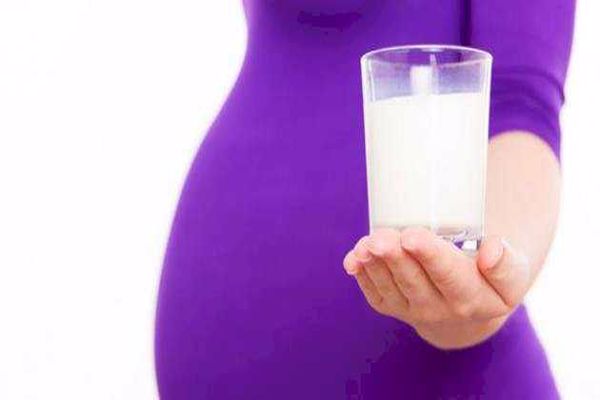 فوائد الحليب العضوي للحامل
