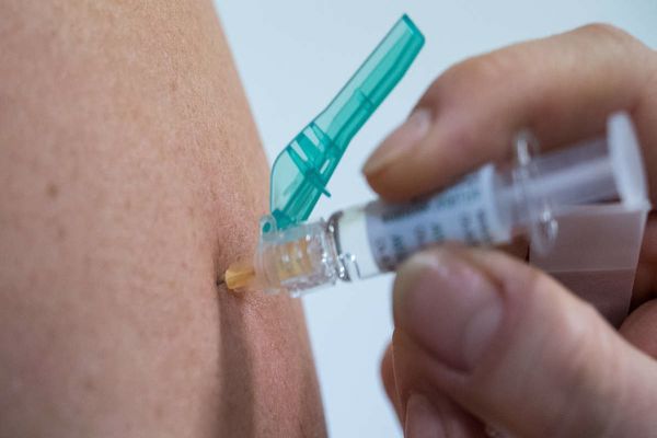 تطعيم الغدة النكافية