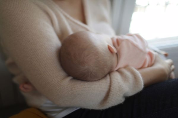 فوائد الرضاعة الطبيعية في الليل