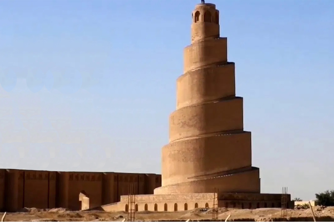 أين بنيت أول مئذنة في الإسلام