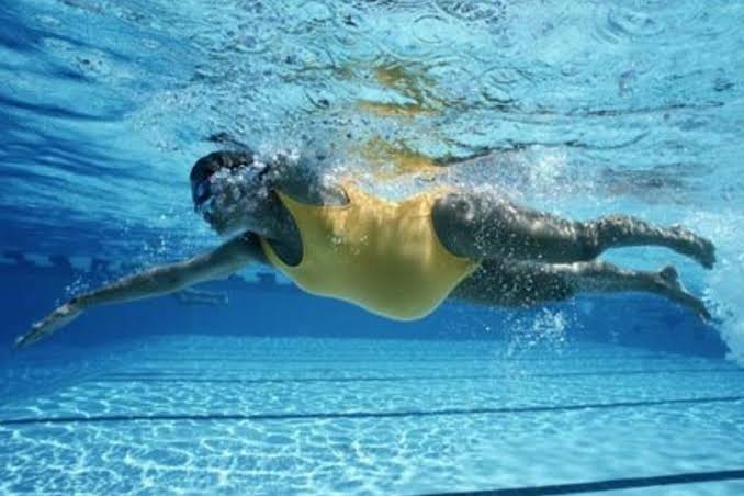 هل السباحة تساعد على الولاده