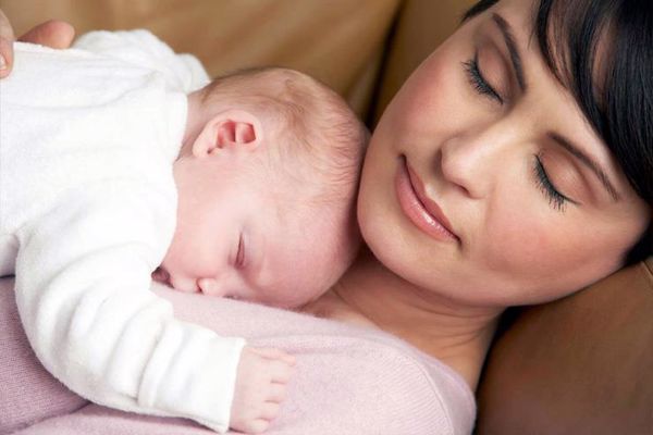 ما هي سلبيات الرضاعة الطبيعية