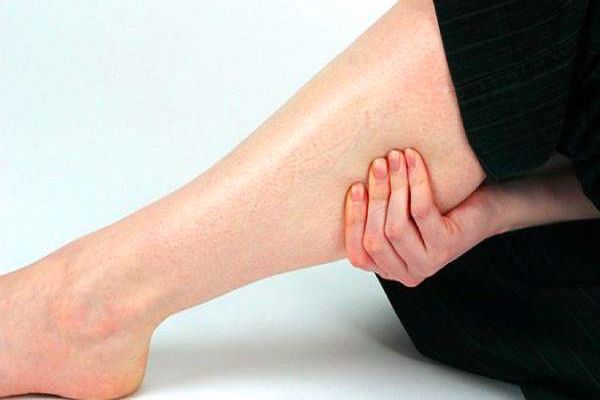 أعراض الجلطة في الركبة